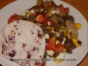 zeleninovo-cockovy-salat-s-kozim-syrem.jpg