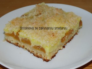 broskvova-se-zakysanou-smetanou.jpg